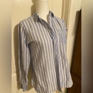 J.Crew Classic Button down shirt. Excellent condition-size 4